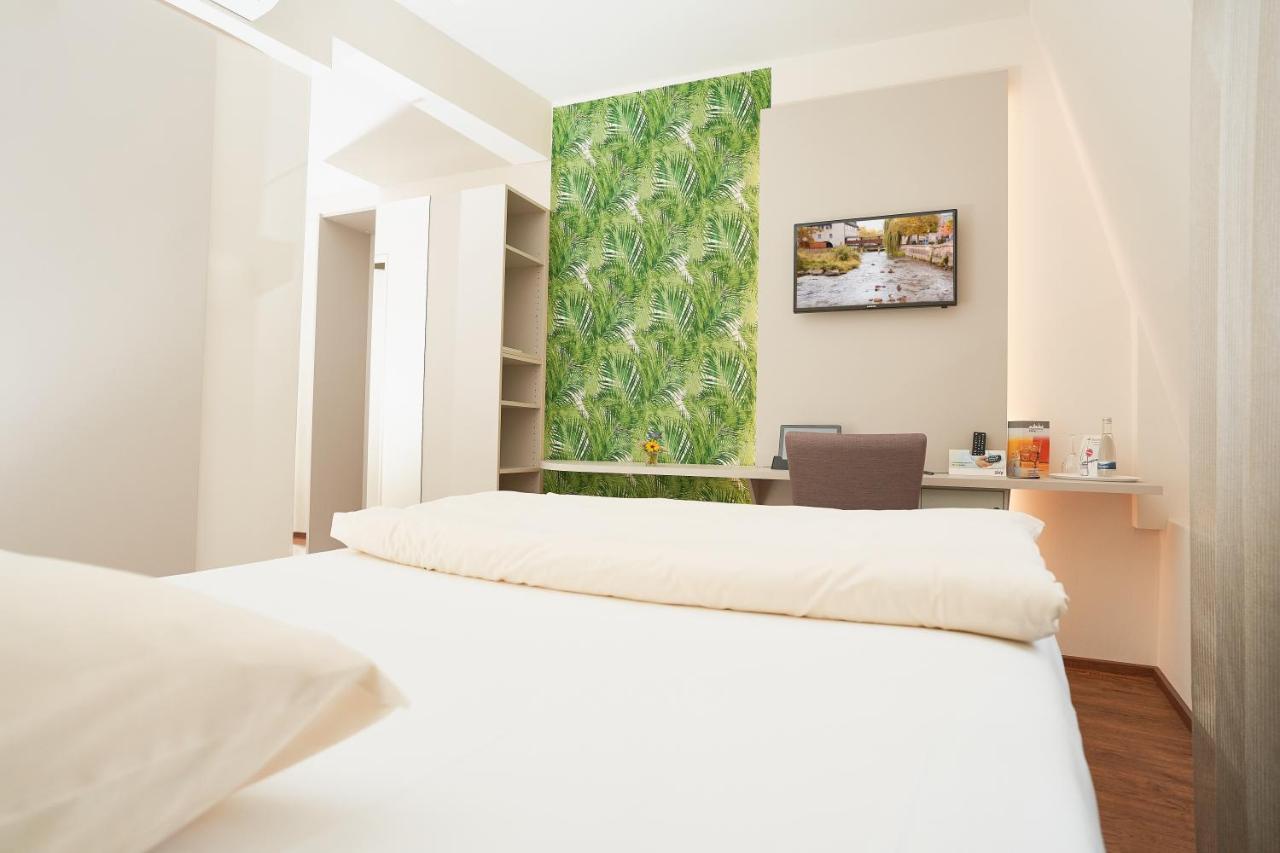 Stadthotel Engel Ettlingen Exteriér fotografie