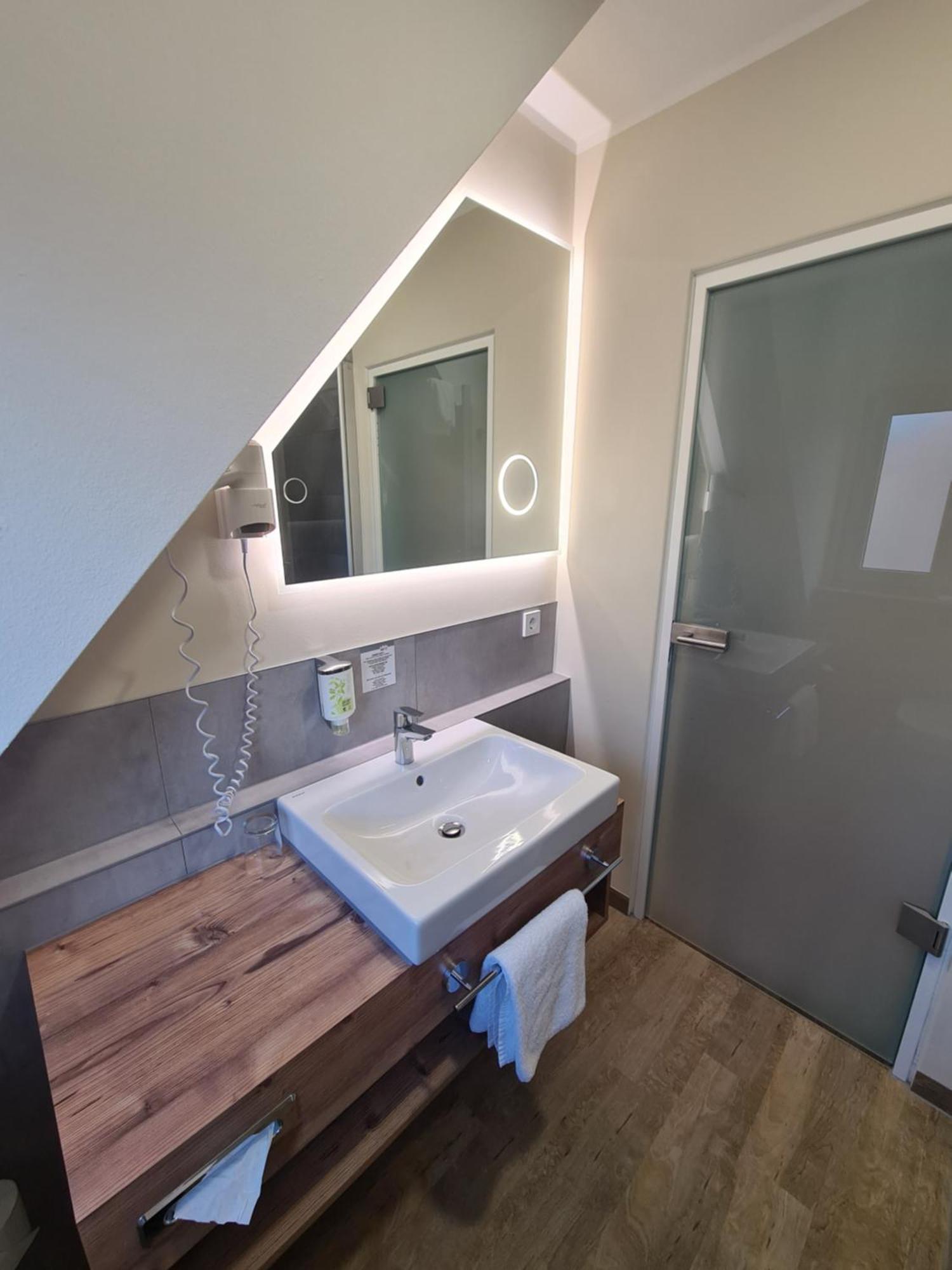 Stadthotel Engel Ettlingen Exteriér fotografie