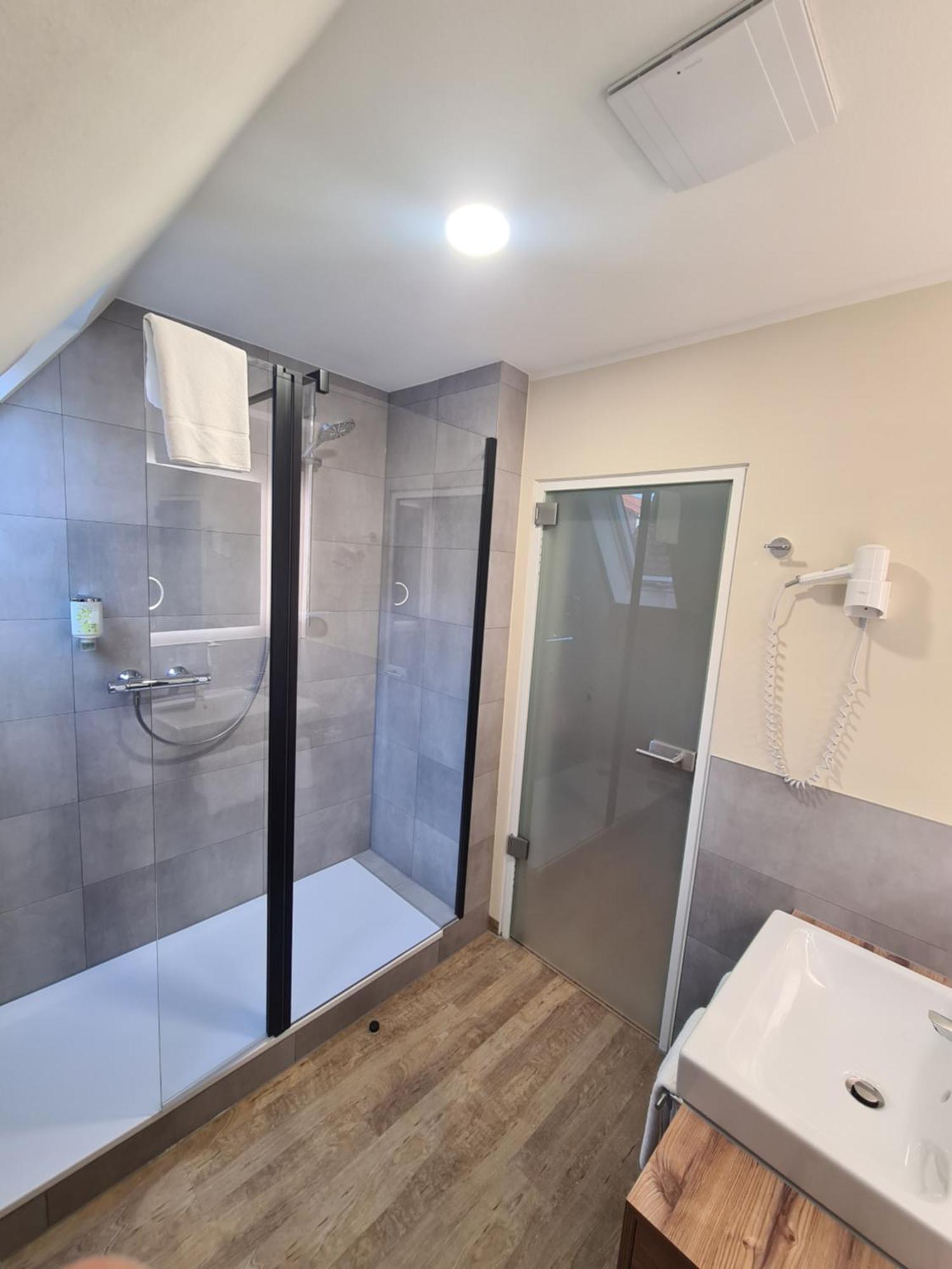 Stadthotel Engel Ettlingen Exteriér fotografie