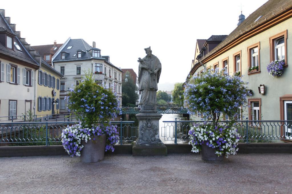 Stadthotel Engel Ettlingen Exteriér fotografie
