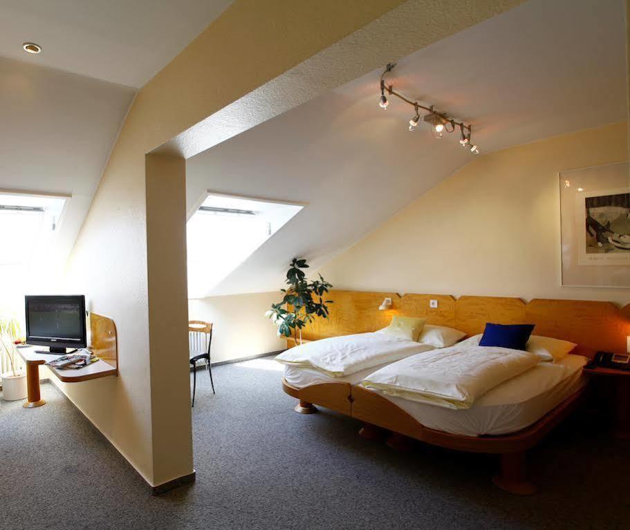 Stadthotel Engel Ettlingen Exteriér fotografie