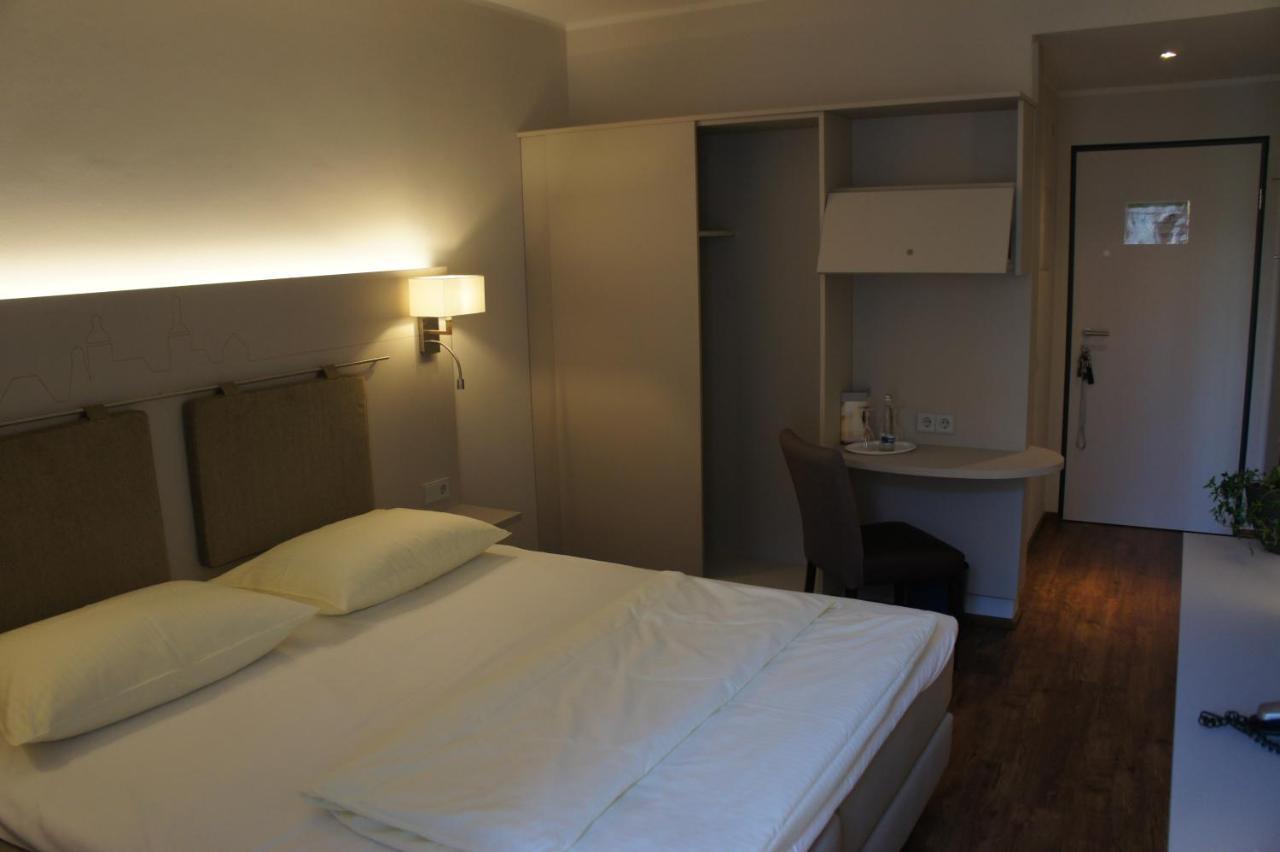 Stadthotel Engel Ettlingen Exteriér fotografie